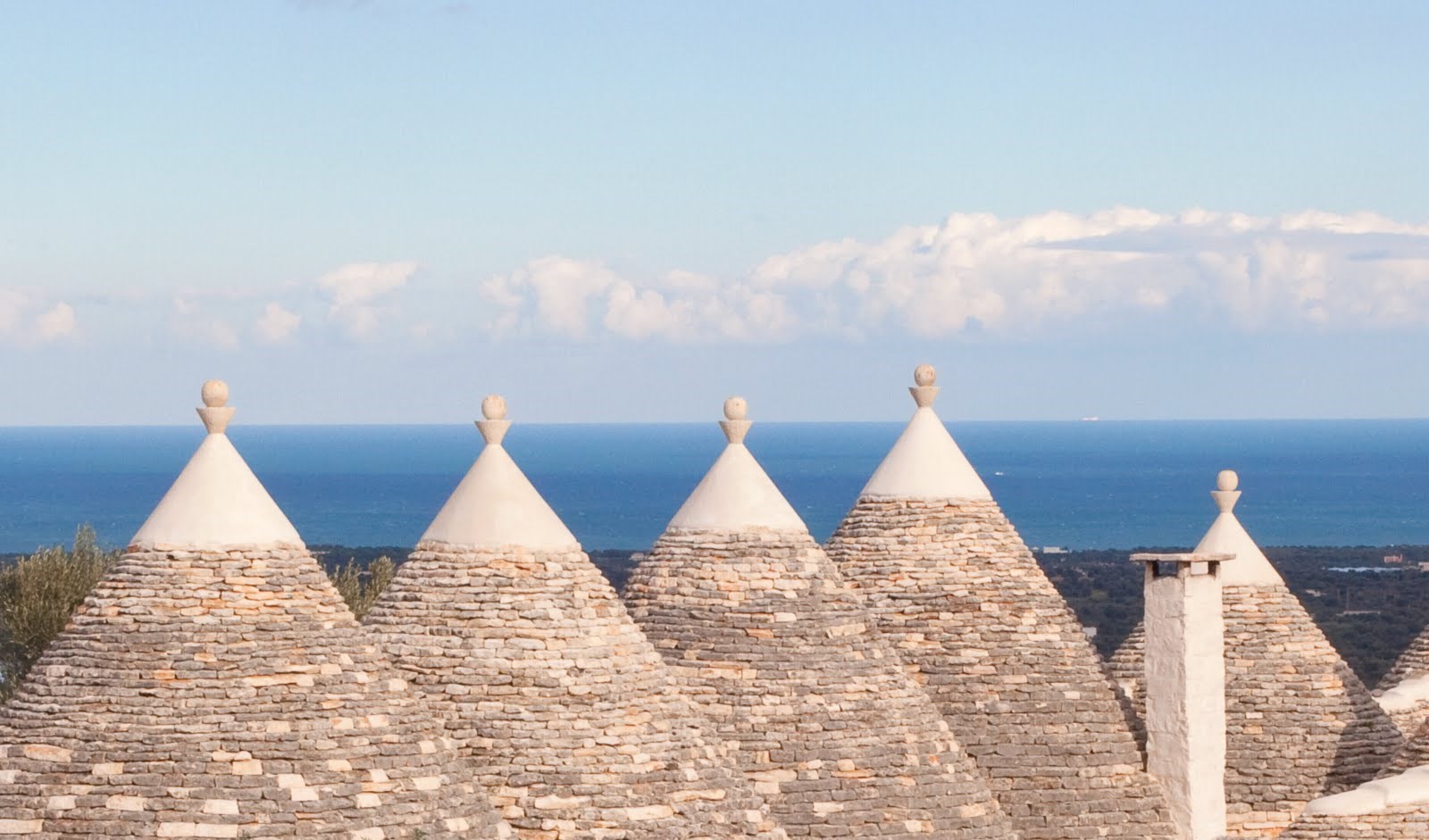 Les trulli dans les Pouilles The Thinking Traveller