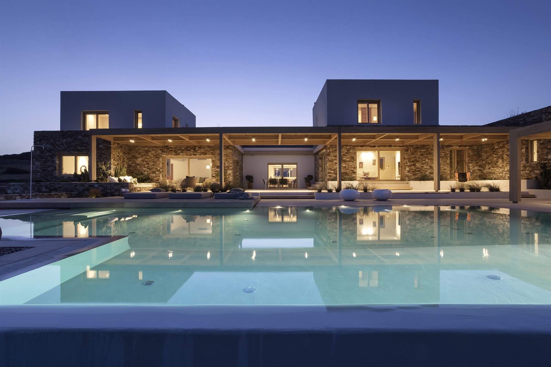 5 Exquisite Greek Villas to Complement Any Special Occasion