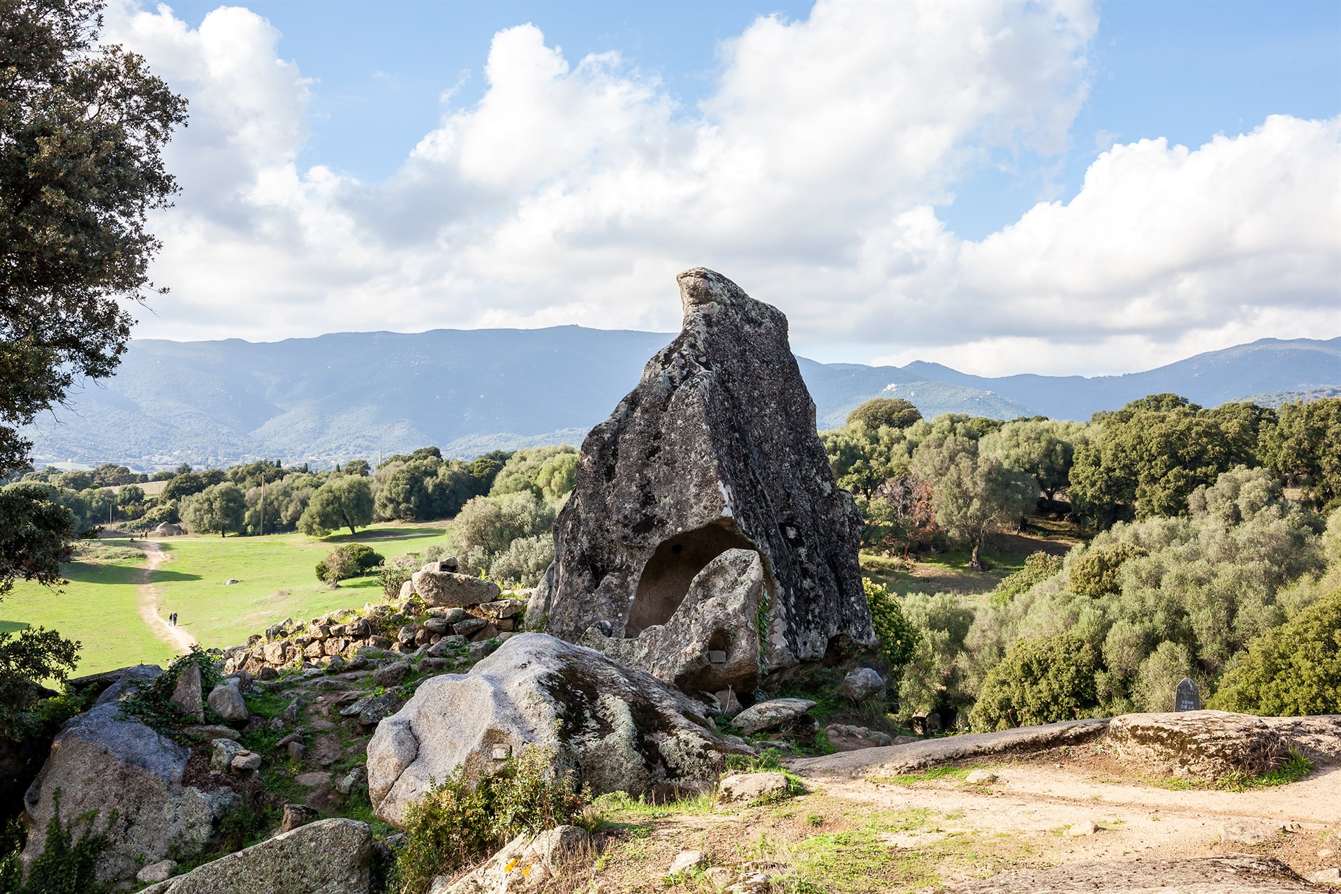 Archaeological sites in Corsica: Filitosa