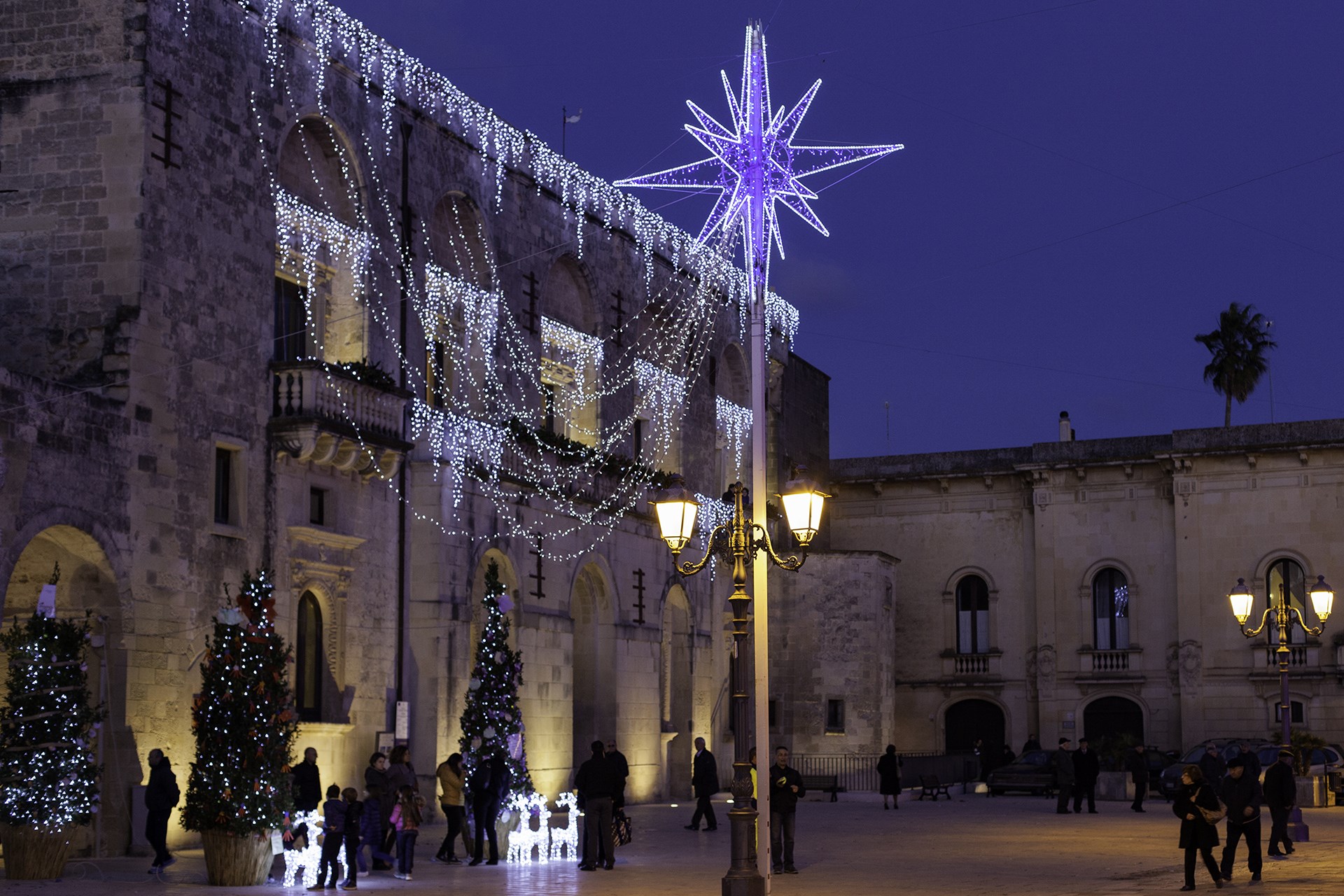 How is Christmas celebrated in Italy?
