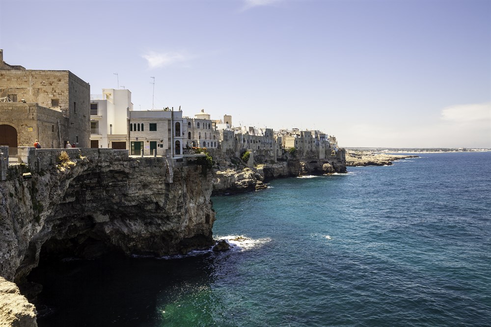 img:https://www.thethinkingtraveller.com/Media//Resized/PUGLIA%20local%20areas/Polignano%20a%20Mare/Polignano%20selection%20-%20JUL16/1000/Think_Puglia_Polignano_LR_27.jpg