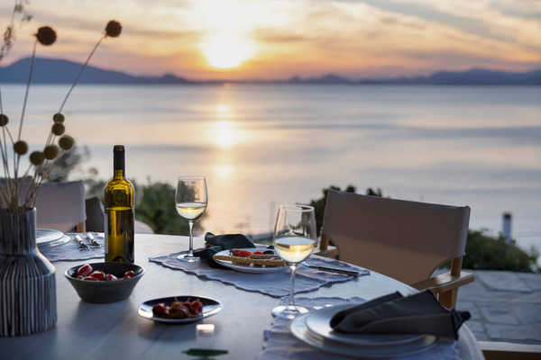 Curated In-Villa Wine Delivery