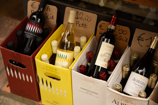 Curated In-Villa Wine Delivery