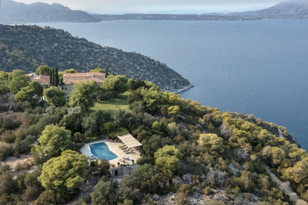 Travel to and around Corinth