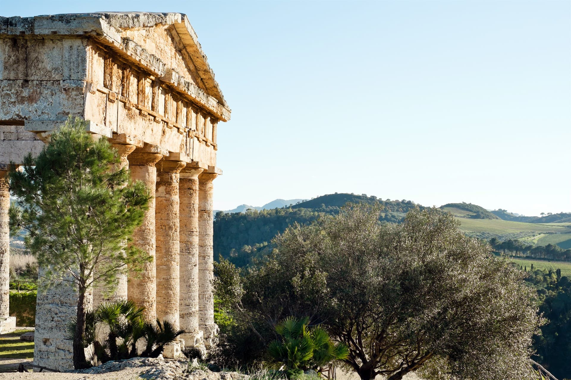 Exclusive Cultural Tours and Historical Immersions