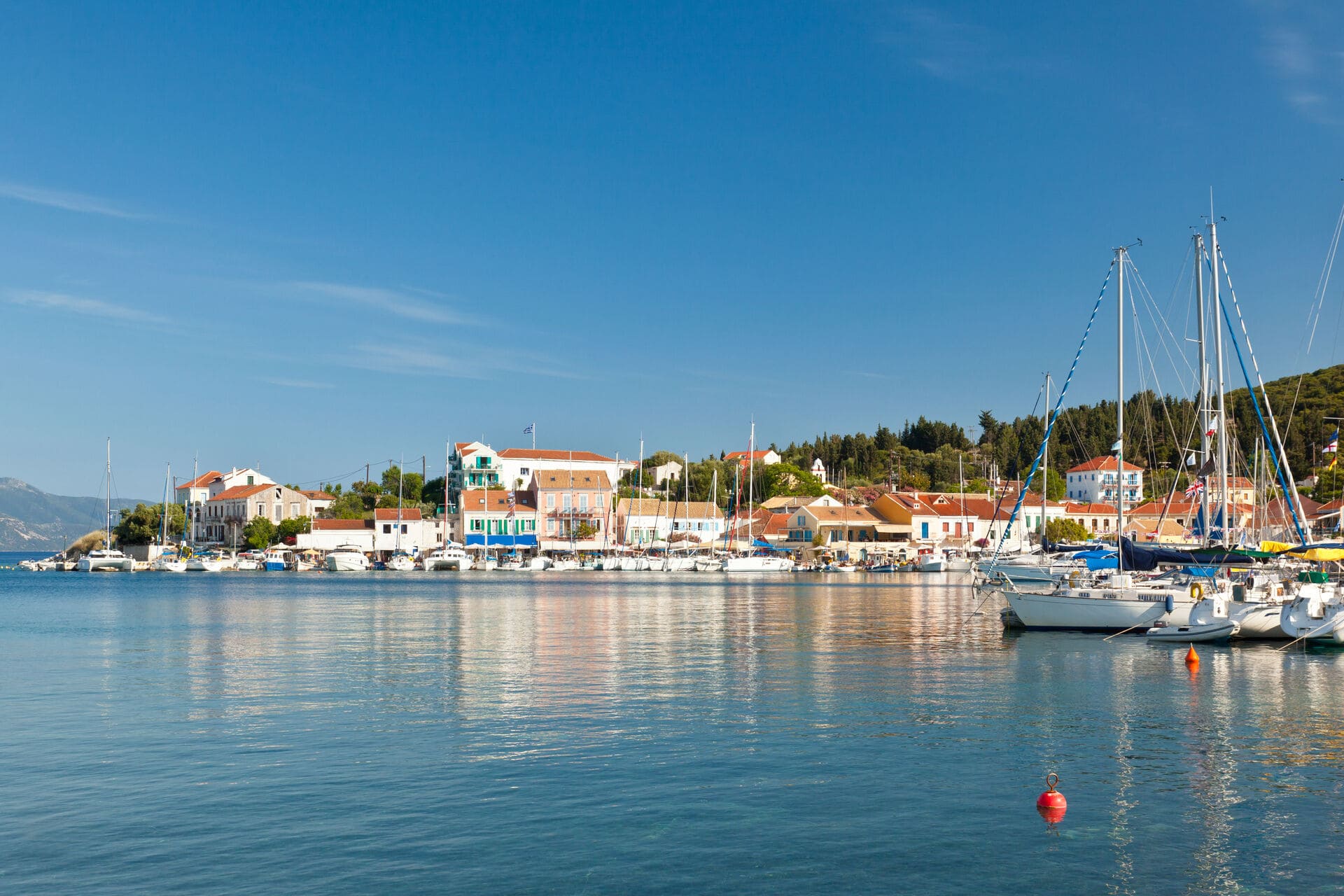 img:https://www.thethinkingtraveller.com/media/Blog%20Images/11%20JUNE%202025/Kefalonia%20Vilages.jpg