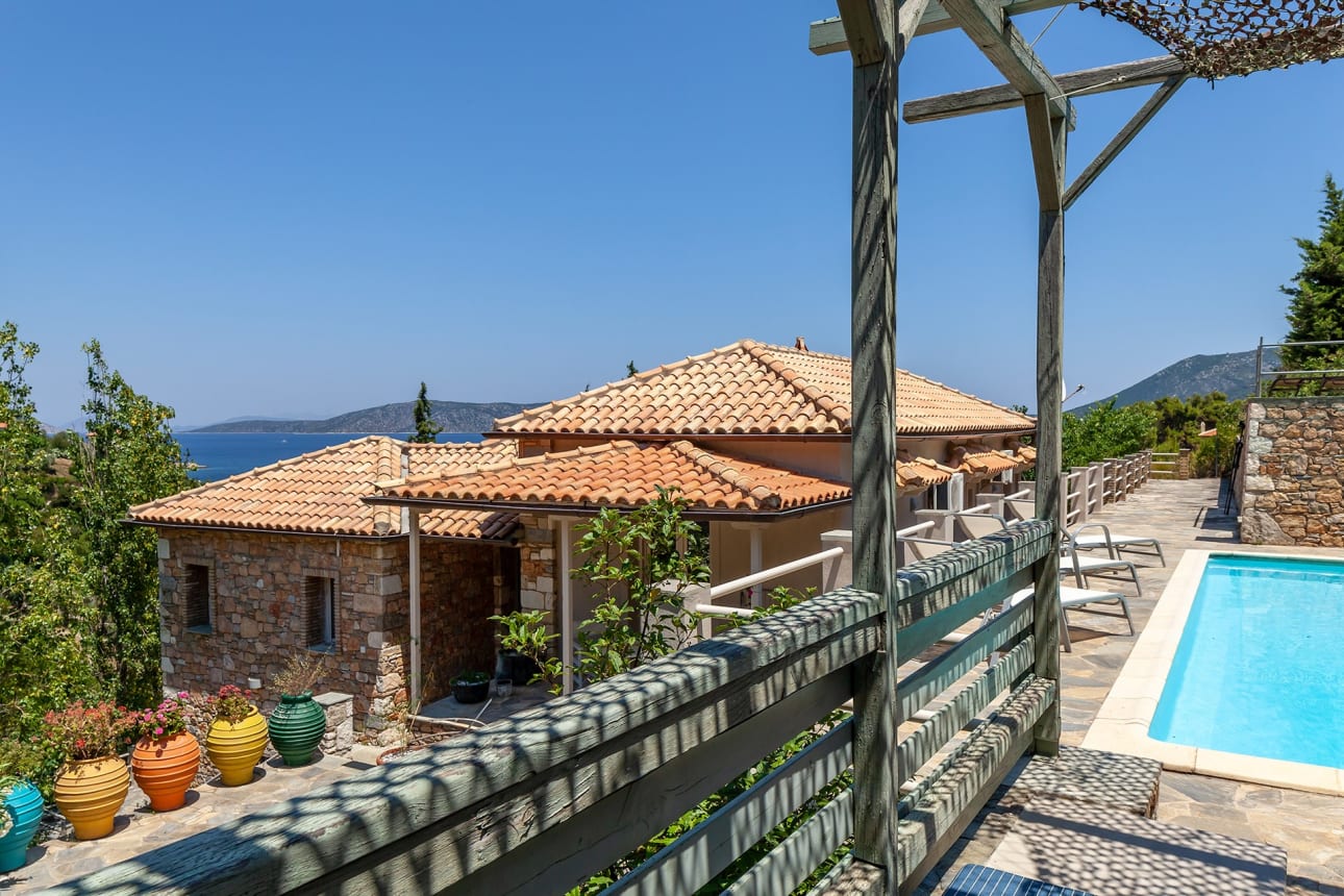 img:https://www.thethinkingtraveller.com/media/Blog%20Images/New%20Folder(9)/TTT_Sporades_Alonissos_Hibiscus_JUNE19_02.jpg