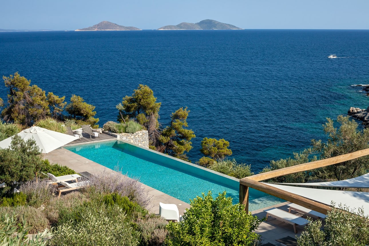 img:https://www.thethinkingtraveller.com/media/Blog%20Images/New%20Folder(9)/TTT_Sporades_Alonissos_Kolokithi_Bay_JUNE19_45.jpg