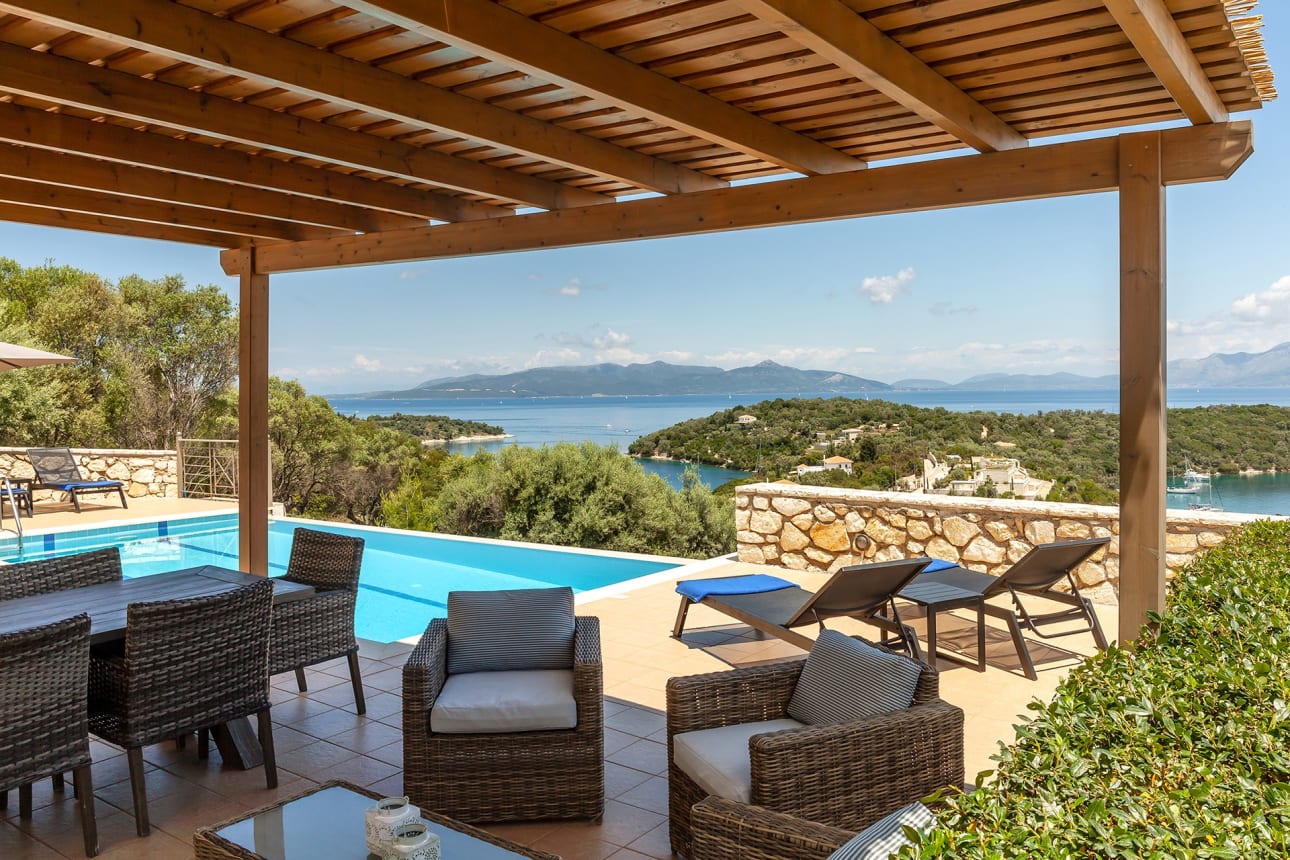 img:https://www.thethinkingtraveller.com/media/Blog%20Images/meganisi%20beaches/TTT_Ionian_Islands_Meganisi_Melina_MAY19_09.jpg