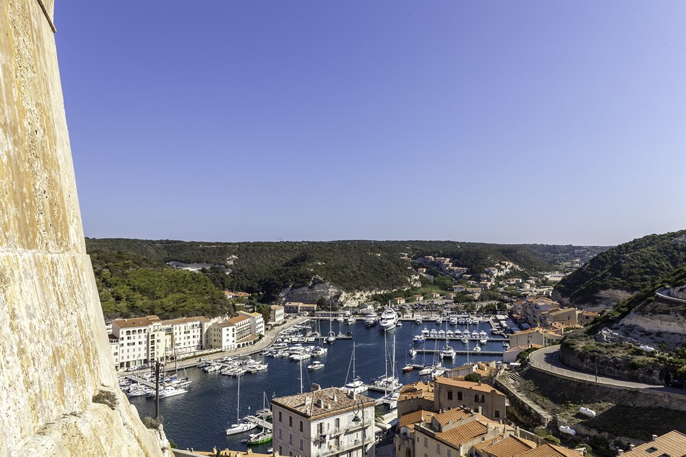 img:https://www.thethinkingtraveller.com/media/Resized/Corsica%20various/Towns%20and%20places/Bonifacio/1000/Think_Corsica_Bonifacio_LR_52.jpg