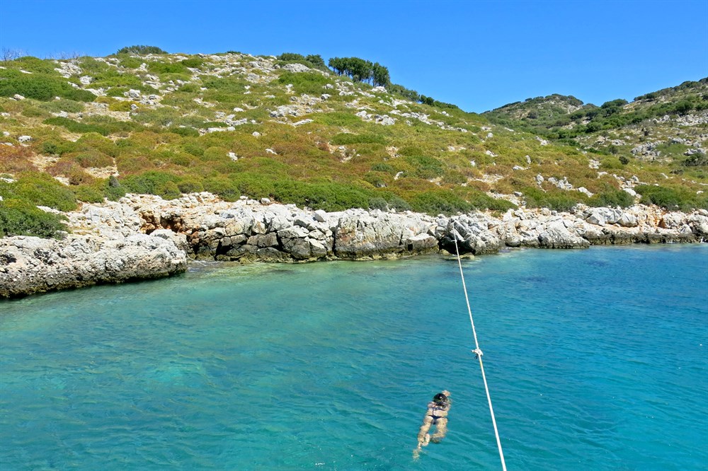 img:https://www.thethinkingtraveller.com/media/Resized/Greece%20Local%20Areas/Alonissos/1000/Kyria%20Panagia%20-%20Aghios%20Petros%20(3).jpg