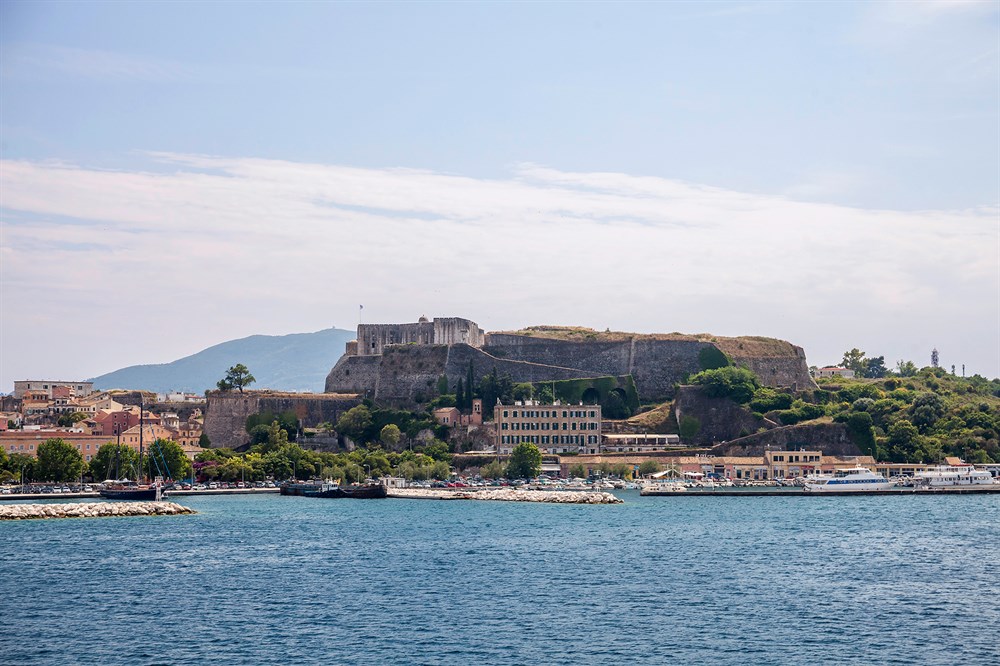 img:https://www.thethinkingtraveller.com/media/Resized/Greece%20Local%20Areas/Corfu/1000/TTT_Ionian_Islands_Corfu_town_MAY17_09.jpg