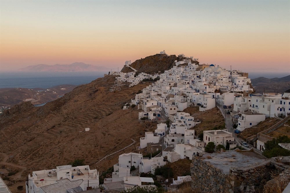 img:/media/Resized/Greece%20Local%20Areas/Serifos/Towns/Serifos_Town/1000/shutterstock_1746141947.jpg