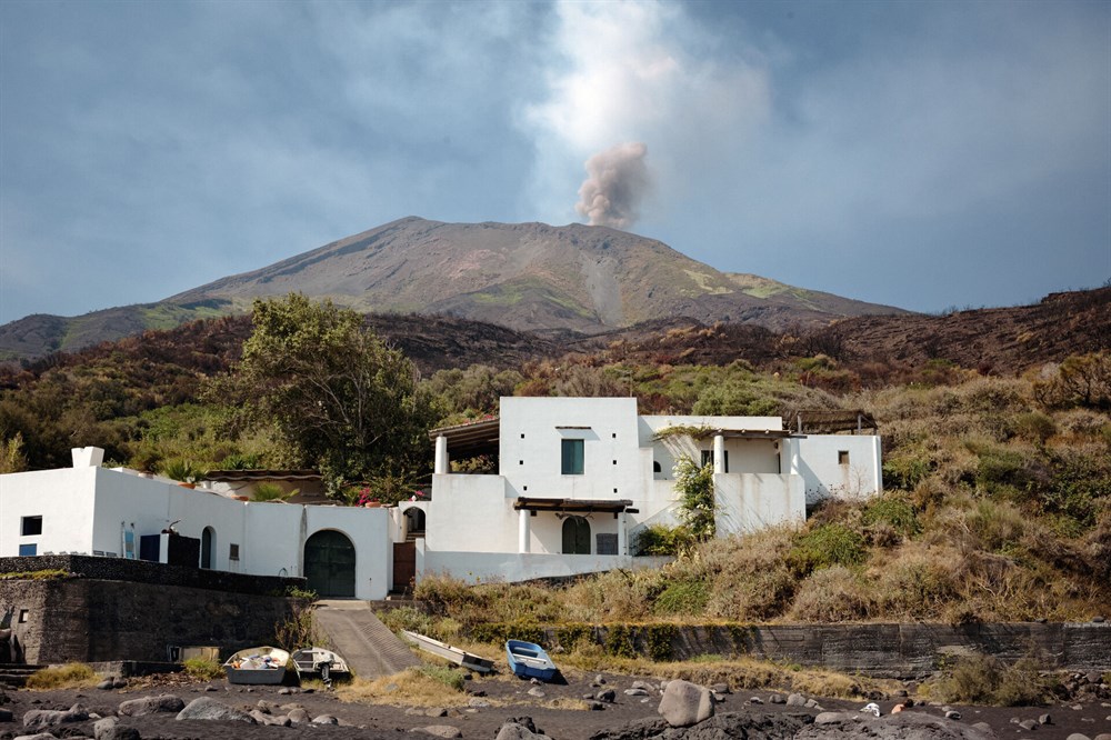 img:/media/Resized/SICILY%20local%20areas/Aeolian%20Islands%20-%20JUL15/1000/Italian_Islands_Aeolian_Islands_Stromboli_AUG22_04.jpg