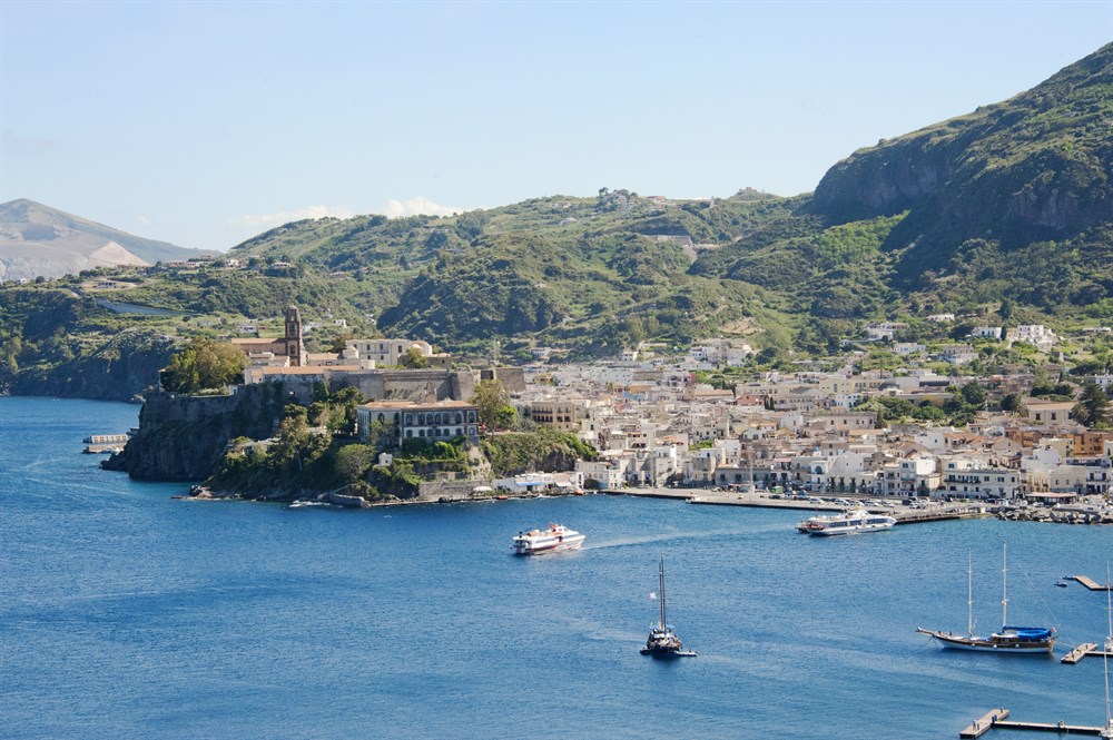 img:/media/Resized/SICILY%20local%20areas/Lipari/1000/Think_Sicily_Lipari%20(16).jpg