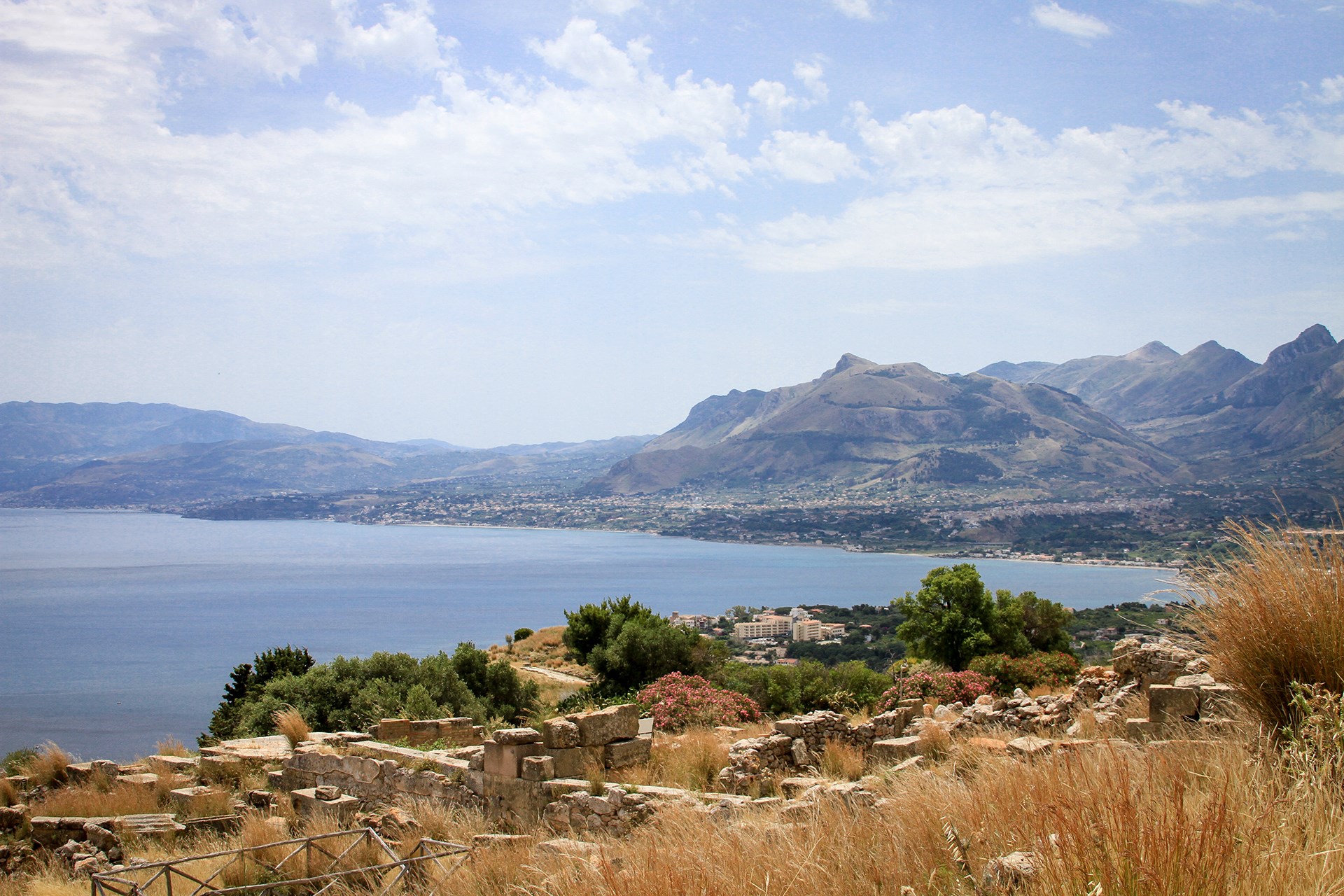 img:https://www.thethinkingtraveller.com/media/Resized/SICILY%20local%20areas/Solanto/1920/shutterstock_1229527291.jpg